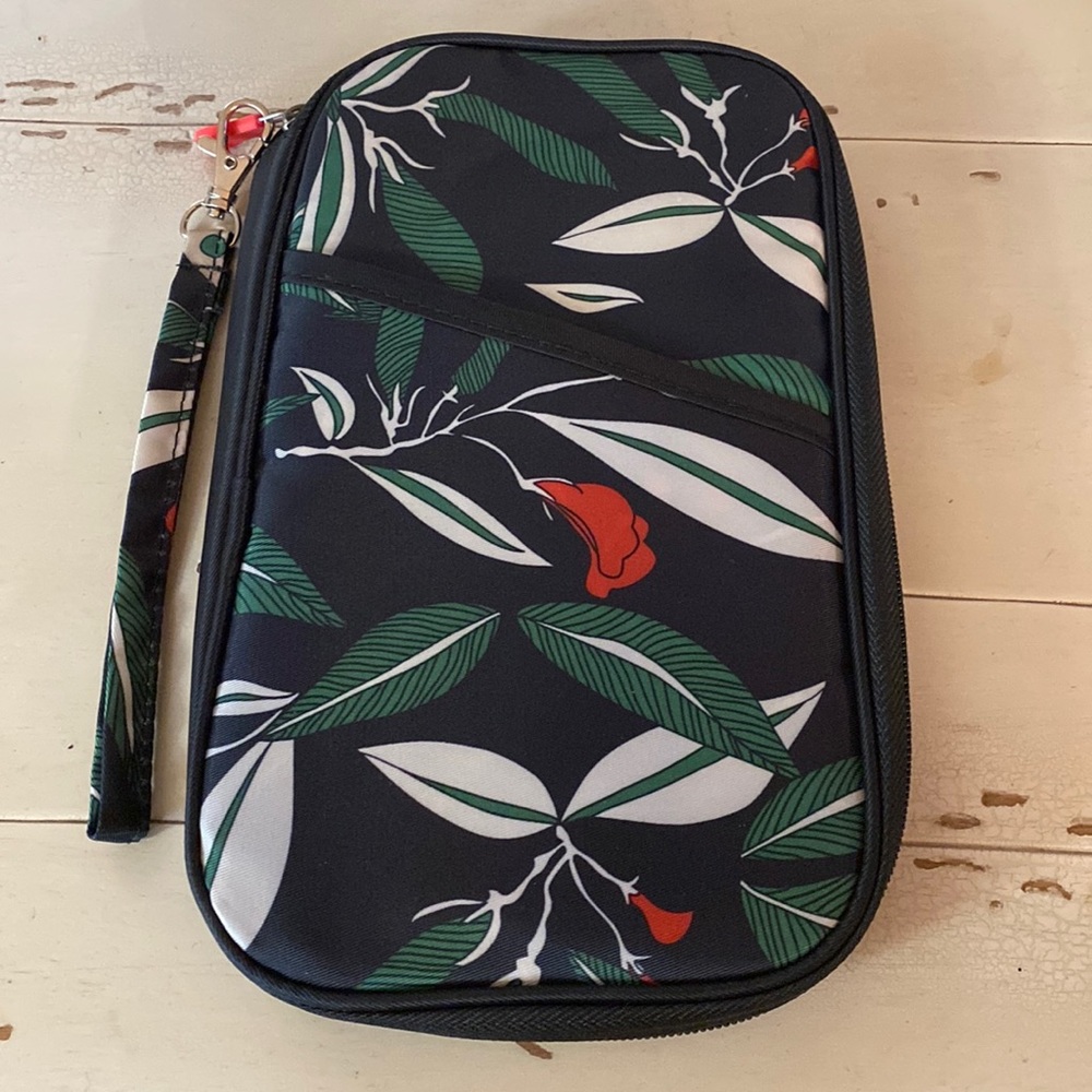 🆕 ✈️ Passport Travel Case